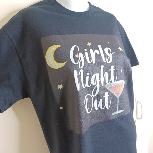 GIRLS NIGHT OUT. A fun tee to wear on the prowl - Picture 3 of 12